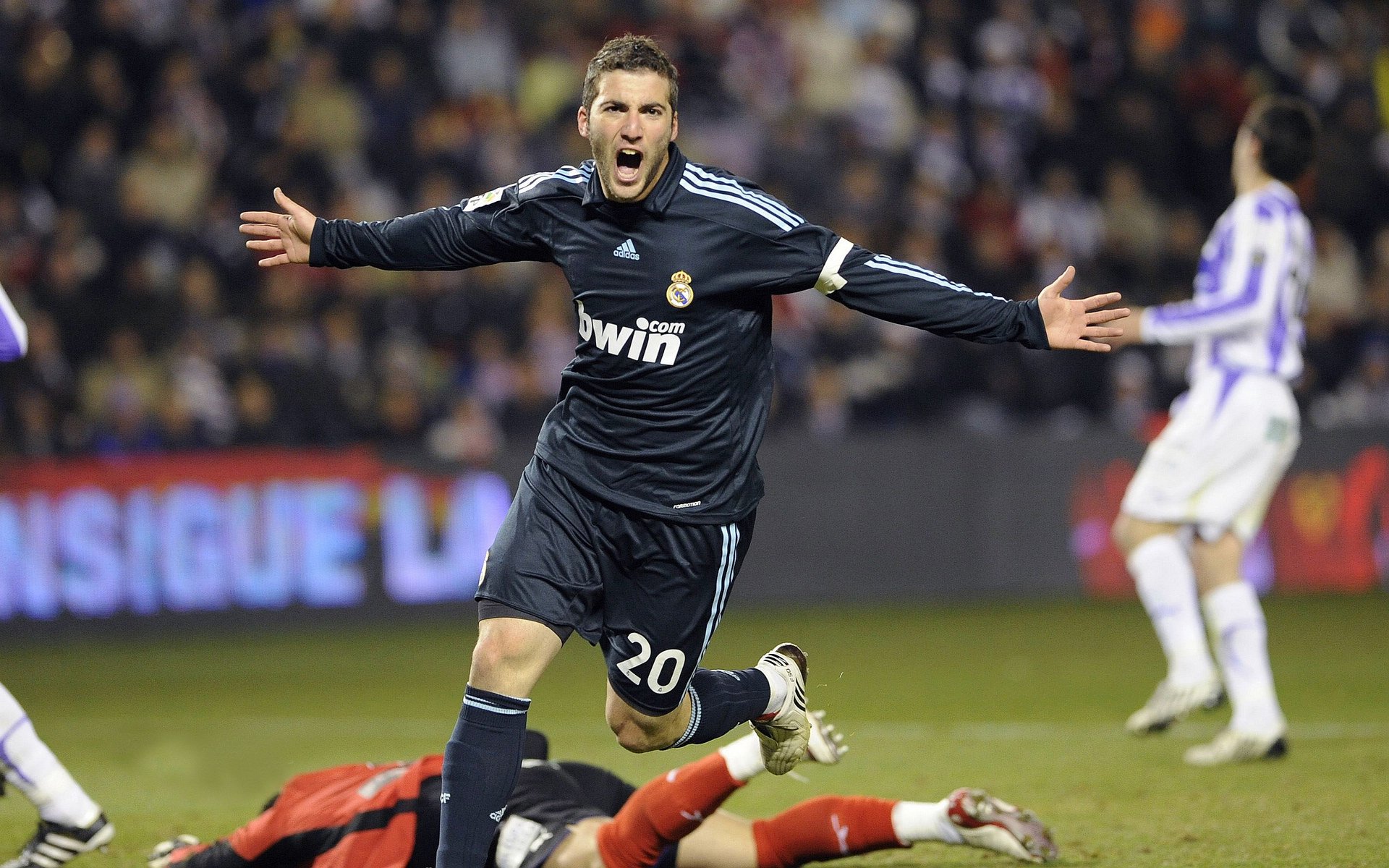 上海申花未能打破客场不胜魔咒,1-3败给柔佛新山,申花 上海