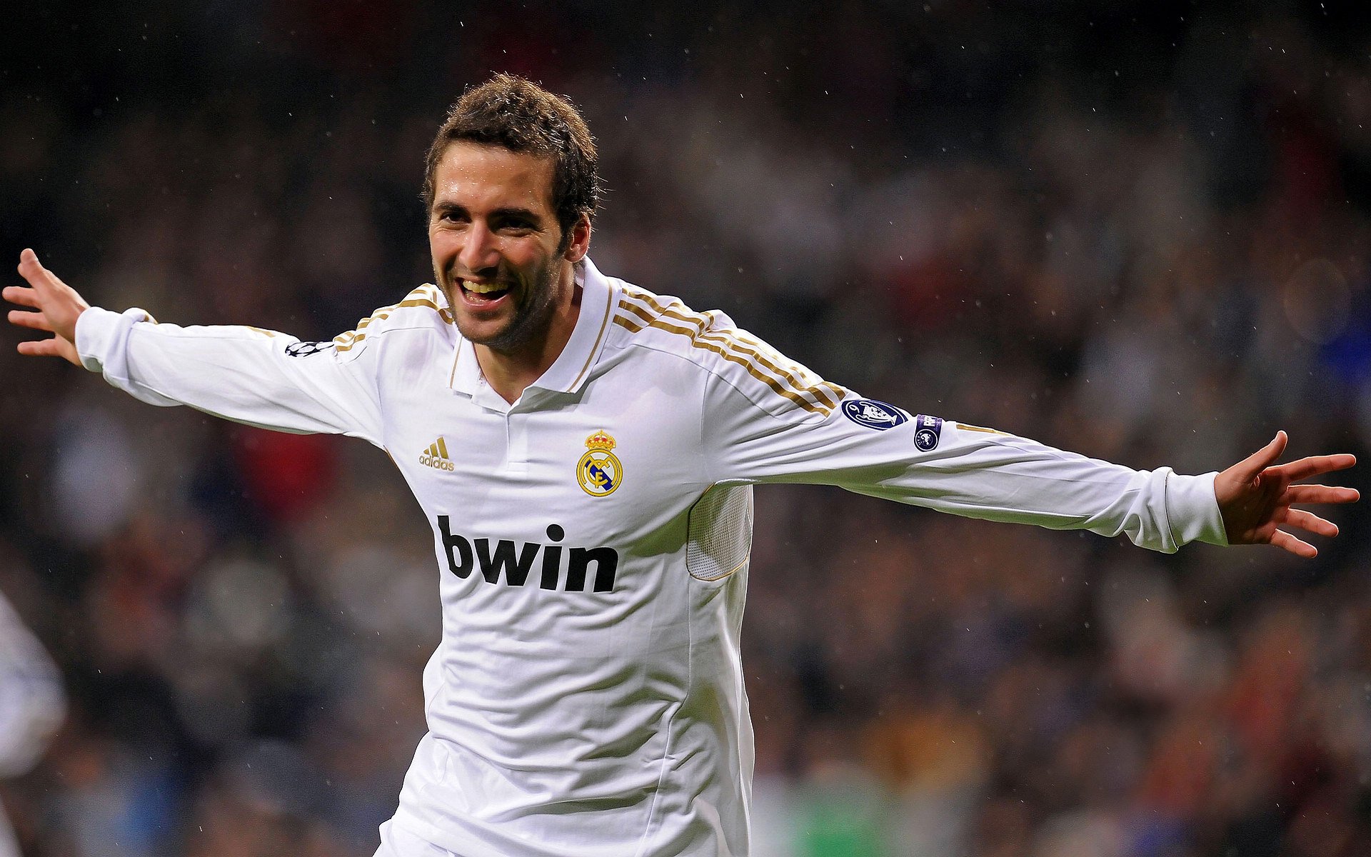 中超:青岛海牛主场力克武汉三镇 掌握保级主动权,中乙青岛海牛